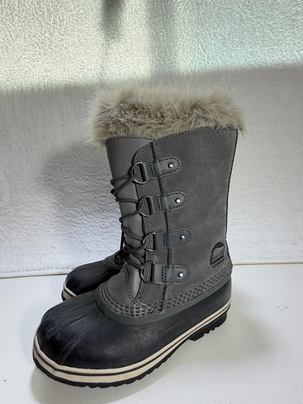 Sorel Joan of Arctic Waterproof Snow Boots Quarry Gray Youth Size 4 winter boots